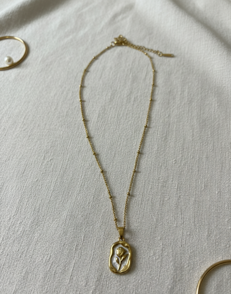 Dainty Pressed Flower Pendant Necklace | Cottage core Style